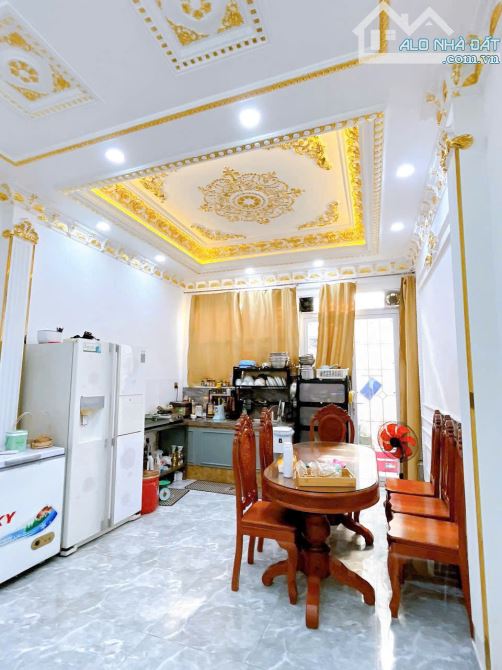 Khu VIP hẻm 8m có công viên nội bộ Phường Tân Sơn Nhì 4x18m, nhà 1 trệt 2 lầu, sân thượng - 1