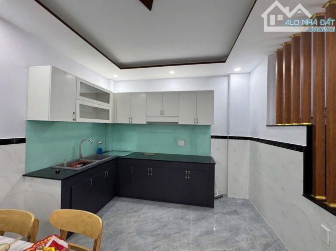 NHÀ 2 TẦNG TẶNG FULL NỘI THẤT - XE HƠI ĐỖ NHÀ - chỉ hơn tí 7tỷ - 1