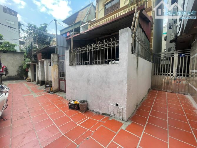 13 Tỷ - Bán Nhà 95m2, mặt tiền 5m - vài bước chân ra ô tô tránh - Thạch Bàn, AEON Long Biê - 1