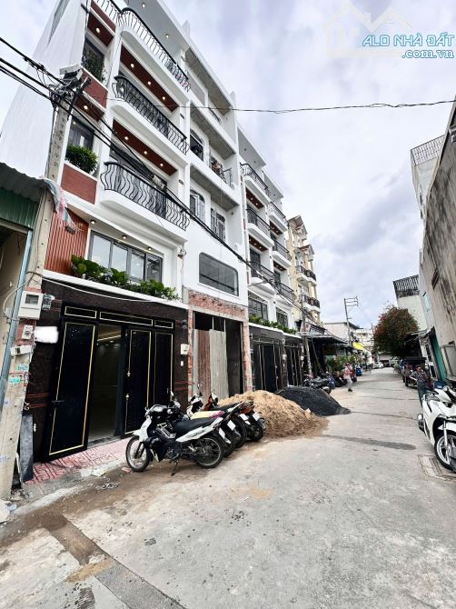 NHÀ MỚI Ở NGAY - HẺM 8M , 68M2 5 TẦNG SỔ VUÔNG ĐẸP - 1