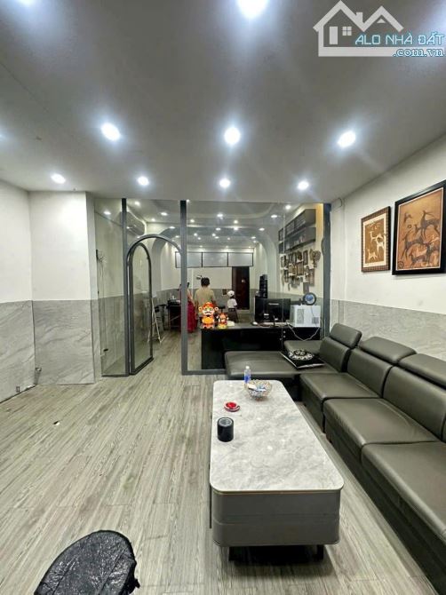 CHO THUÊ NHÀ MẶT TIỀN HẺM 108 ĐƯỜNG NGUYỄN VIỆT HỒNG GIÁ 10 TRIỆU - 1