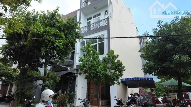 Bán nhà 4 tầng mt đường 5m5 sát điểm bắn pháo hoa sông Hàn - 1