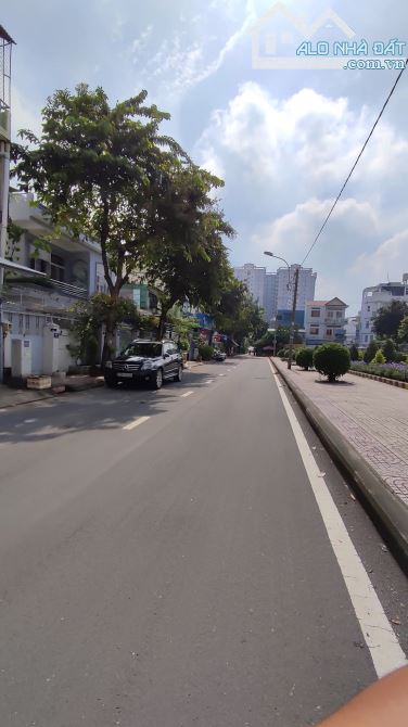 Bán nhà MT Hiền Vương Tân Phú 8x20m đúc 2 lầu giá 27.5 tỷ TL (gần Lê Khôi) - 1