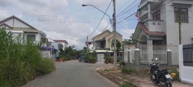 Bán nhà c4 Tân Hiệp Hóc Môn 97,5m2 giá 870 triệu sổ hồng riêng - 1