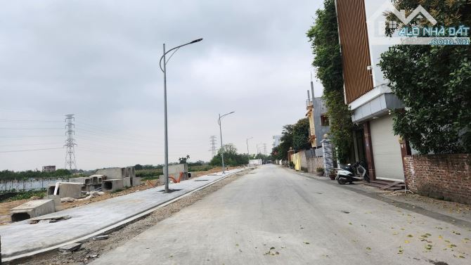 Bán nhà 4 tầng Nam Hồng. Mới đẹp long lanh ngõ thông ô tô đỗ cửa. Hơn 4 tỷ - 1