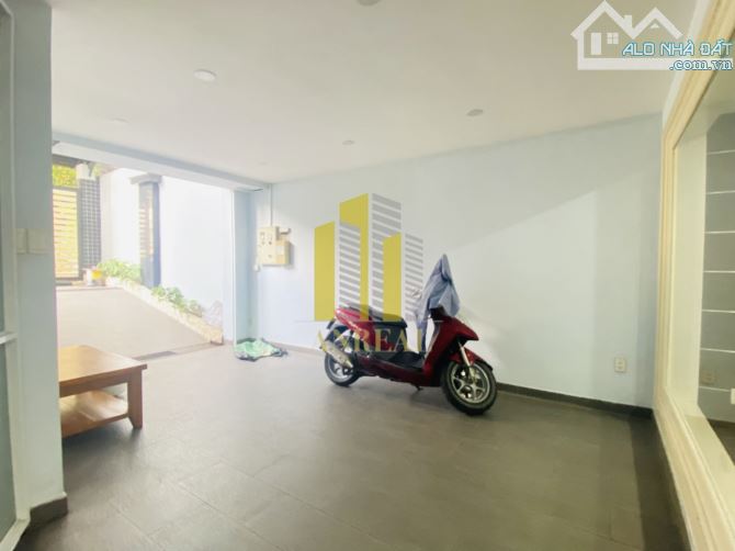 Biệt Thự Đường Trần Não Hầm 3 Lầu Giá 55 triệu - 1
