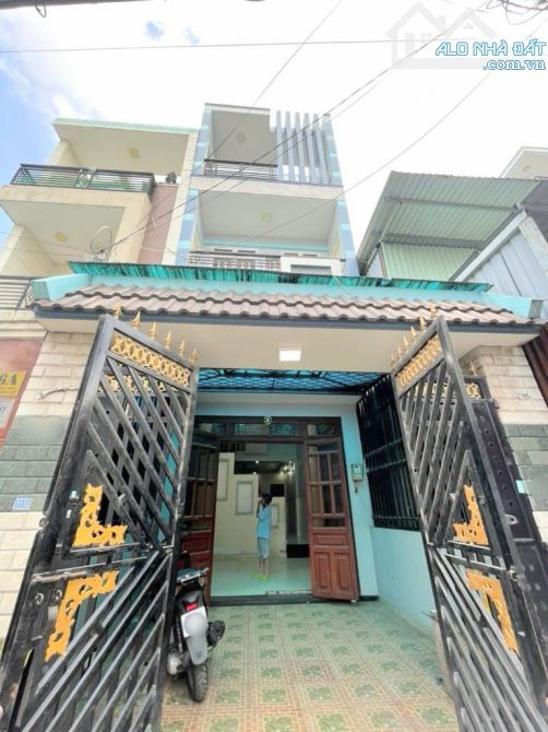 MẶT TIỀN ĐƯỜNG SỐ 4  QUẬN BÌNH TÂN TP.HCM  VÀI BƯỚC CHÂN RA QL1A  VỪA KD VỪA Ở THOẢI MÁI - 1