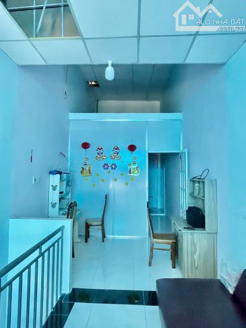 Bán nhà 2 tầng ngang 8 dài 16 giá 5t700 bà điểm hóc môn gần chợ cây me - 1