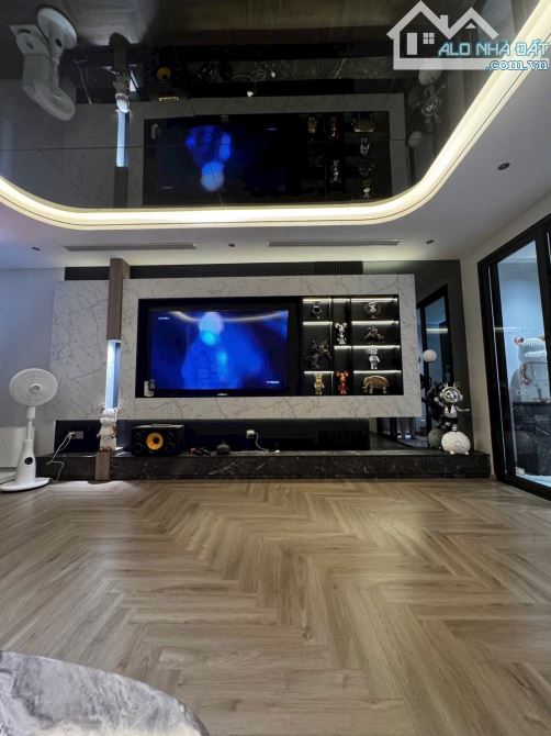 Bán biệt thự Nguyễn Sơn 80m2 lô góc 3 thoáng phân lô ô tô dân trí cao 23 tỷ - 1