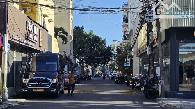 BÁN ĐẤT TẶNG NHÀ – MẶT TIỀN PHAN THÚC DUYỆN – KINH DOANH CỰC ĐỈNH - 1