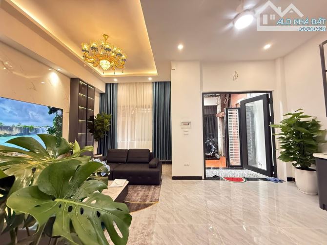 BÁN NHÀ PHÂN LÔ CHÍNH KINH - THOÁNG TRƯỚC SAU - VỊ TRÍ SIÊU ĐẸP - TẶNG FULL NỘI THẤT 12,6 - 1