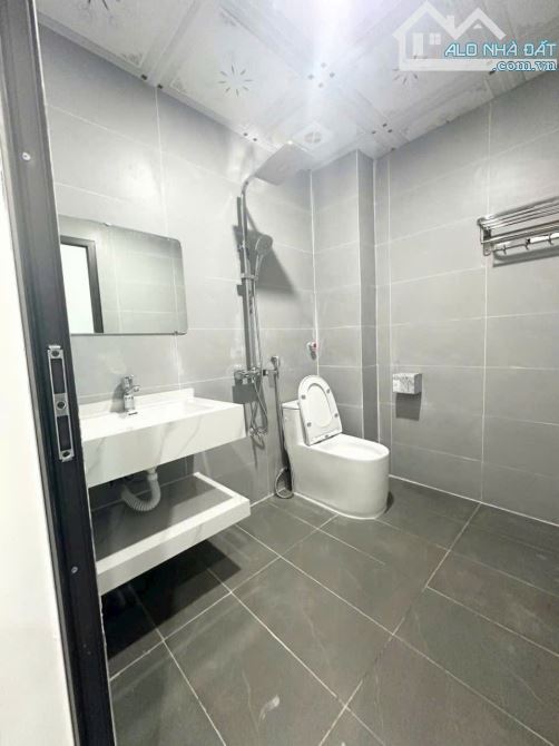 🏡 NHÀ 4 TẦNG – KHU C KĐT VŨ PHÚC – GIÁ CỰC ÊM  🚗 Ô tô đỗ cửa, đường rộng 3 làn ô tô trán - 1