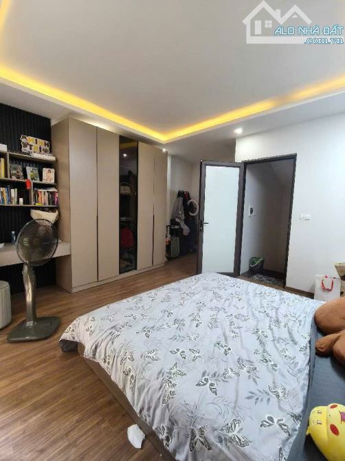 Bán nhà phố Việt Hưng, Long Biên, nhà đẹp, ngõ thoáng, ô tô gần, 32m2, nhỉnh 6 tỷ - 1