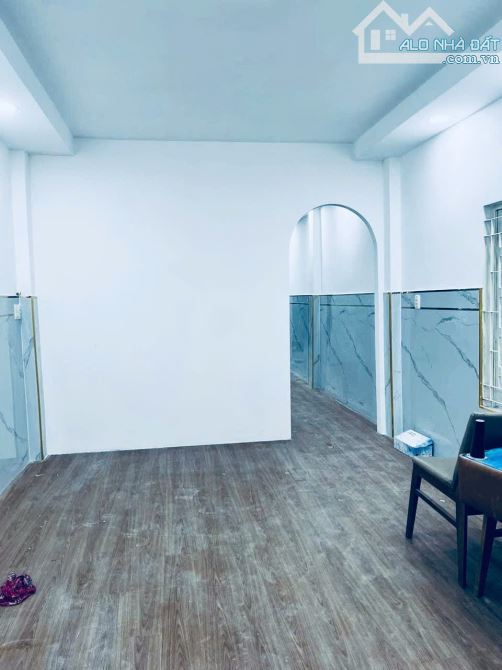 Nhà Vị trí KD Hẻm thông 5m xe hơi Nguyễn Hữu Cảnh - 1