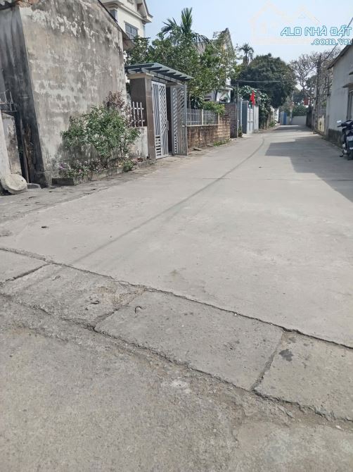 Bán 100m2 trục chính kinh doanh, Đông Yên _ Quốc Oai - 1