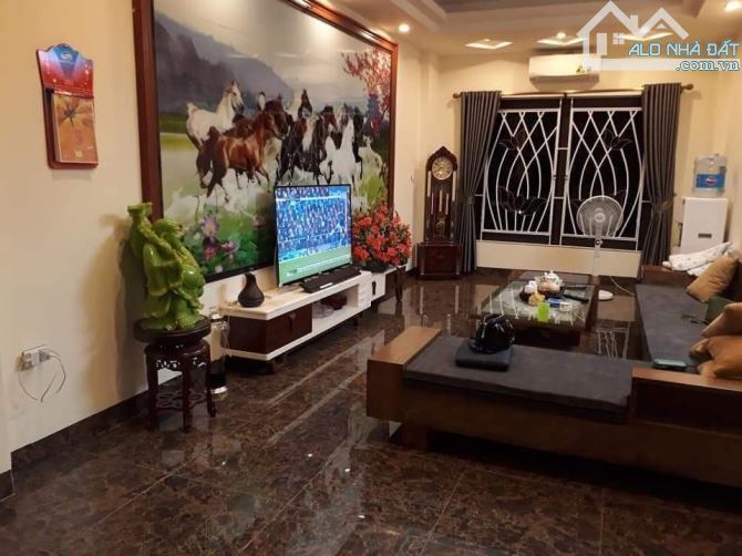 🏠 Bán nhà Nguyễn Viết Xuân, Thanh Xuân — 112 m², lô góc 3 mặt thoáng, ô tô tránh, nở hậu - 1