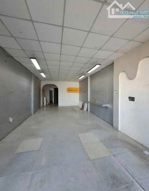 📢 BÁN ĐẤT TẶNG NHÀ C4  – ĐƯỜNG LÊ THẠCH  - ĐƯỜNG 10M5 - VỊ TRÍ KINH DOANH ĐỈNH . - 1