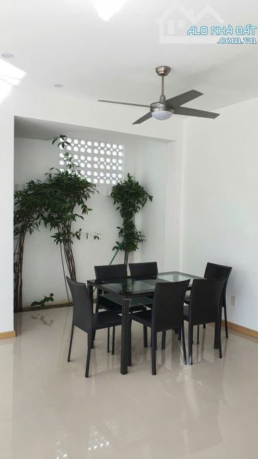 Bán nhà 1 trệt 2 lầu 64.4m2 hướng đông 5.7 tỷ hẻm quốc Tuấn nha trang - 1