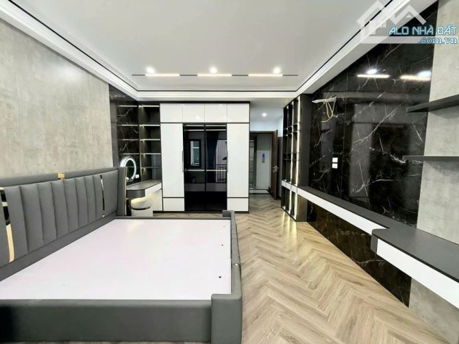 BÁN NHÀ PHÚC ĐỒNG, FULL NỘI THẤT CHẤT, GA RA Ô TÔ, THANG MÁY LONG LANH, 15M RA PHỐ,GIÁ MỀM - 1