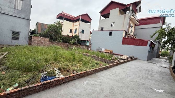 BÁN ĐẤT TIÊN DƯƠNG ĐÔNG ANH HN - NỞ HẬU Ô TÔ VÀO ĐẤT -GẦN KINH DOANH- QUỘC LỘ3 150m - 1