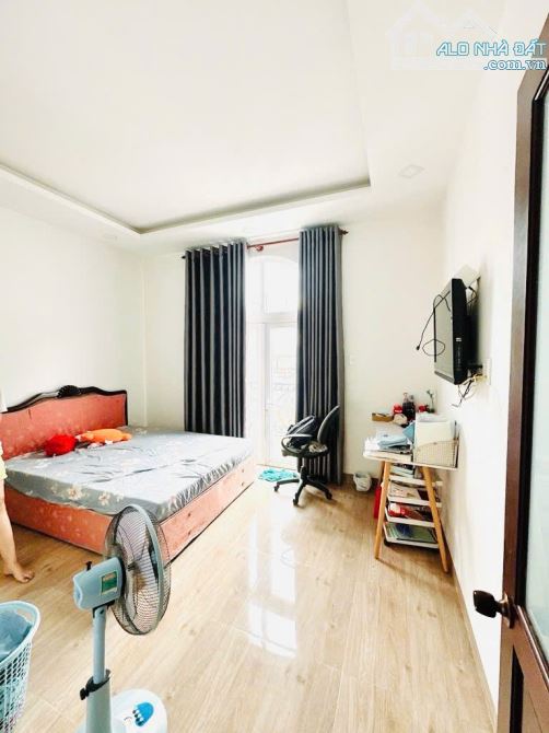 NHÀ ĐẸP, TẶNG NỘI THẤT RESORT 7 TỶ - HẺM 5m KHU CMT8 - 44m2 (4x11) - 1