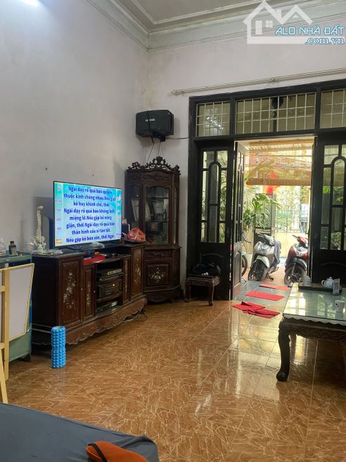 Bán nhà an dương vương, diện tích rộng, giá đầu tư vô cùng, dân xây, ô tô qua nhà - 1