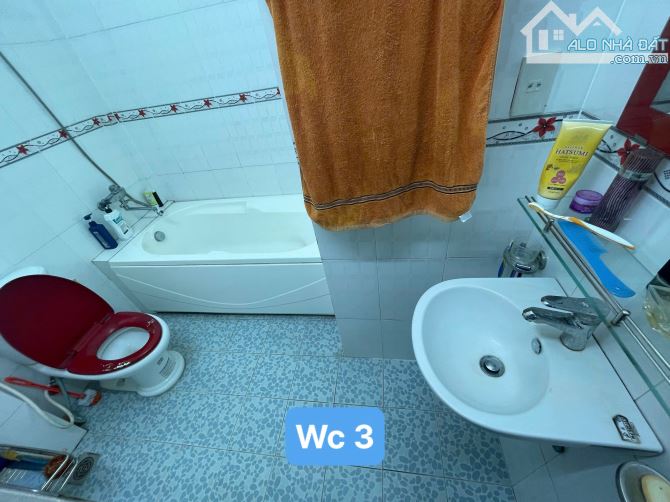 🚨 Bán nhà Cao Xuân Dục 2,5 tầng - 6 phòng ngủ. Sau 1 nhà mặt tiền - Vỹ Dạ. Tp - 12