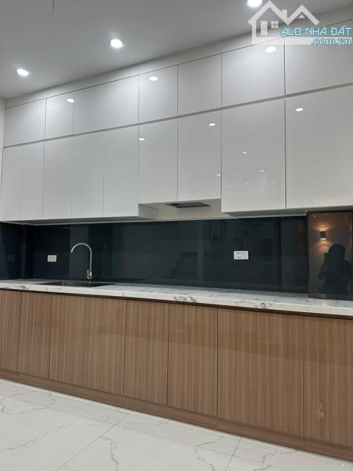 PHÂN LÔ OTO,  HOÀNG QUỐC VIỆT, 65M2, MT 5.1M, NHÀ 6T THANG MÁY HIỆN ĐẠI, GIÁ 26 TỶ - 12