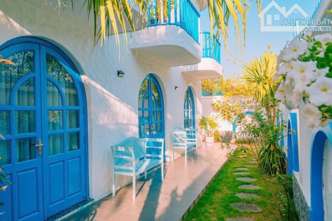 BÁN SIÊU VILLA NGHỈ DƯỠNG SANTORINI – KHU BT SỐ 1 TUẦN CHÂU  DT 520m², 3T MT13  giá 24.8 t - 13