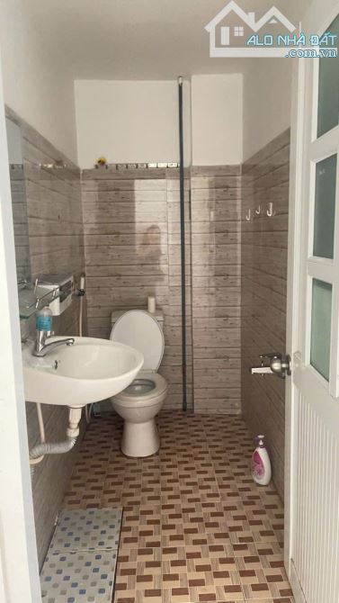 Bán nhà 1T1L 4x28m hoàn công, mặt tiền Nguyễn Hữu Cảnh p.Đông Hòa, đang thuê 9tr/th - 14