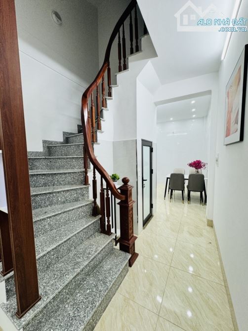 HIẾM - NGÕ THÔNG - THOÁNG TRƯỚC SAU - THOÁNG MÁT - 4 NGỦ - VỀ Ở LUÔN - 14