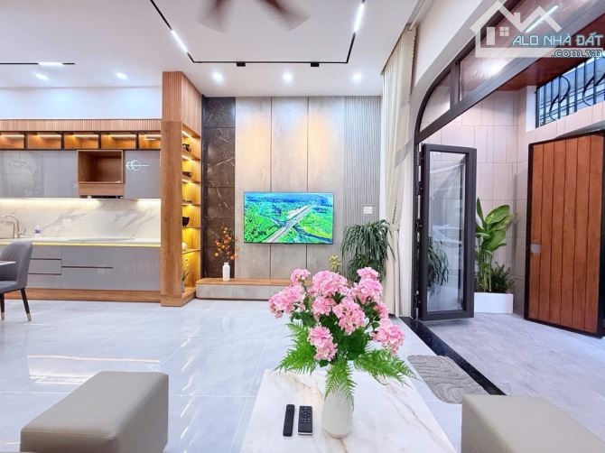 Bán Nhà Đẹp 3 Tầng, Ngay Ngã Tư Hồ Tùng Mậu & Hoàng Thị Loan - Vị Trí Vàng, Nội Thất Cao C - 15