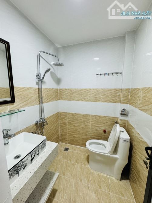 HIẾM - NGÕ THÔNG - THOÁNG TRƯỚC SAU - THOÁNG MÁT - 4 NGỦ - VỀ Ở LUÔN - 15