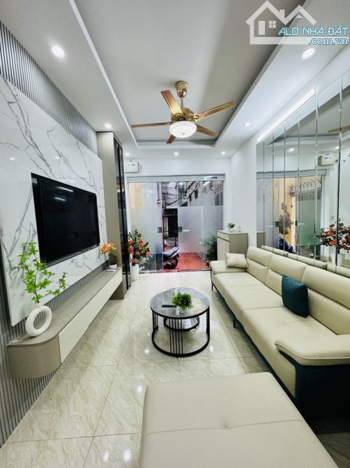HIẾM - NGÕ THÔNG - THOÁNG TRƯỚC SAU - THOÁNG MÁT - 4 NGỦ - VỀ Ở LUÔN - 16