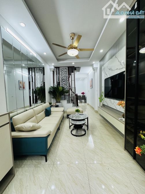 HIẾM - NGÕ THÔNG - THOÁNG TRƯỚC SAU - THOÁNG MÁT - 4 NGỦ - VỀ Ở LUÔN - 17