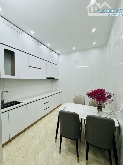 HIẾM - NGÕ THÔNG - THOÁNG TRƯỚC SAU - THOÁNG MÁT - 4 NGỦ - VỀ Ở LUÔN - 18