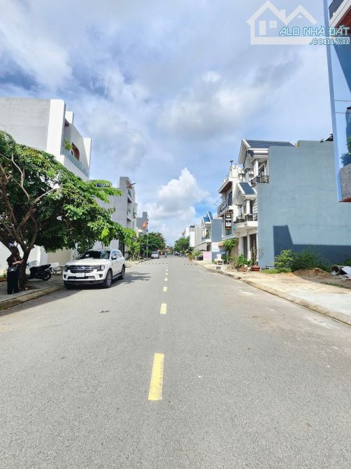 🏠 Bán nhà 1 trệt 2 lầu – KDC gần vòng xoay An Phú, P. An Phú, Tp. Thuận An - 7 Tỷ 3 TL - 20