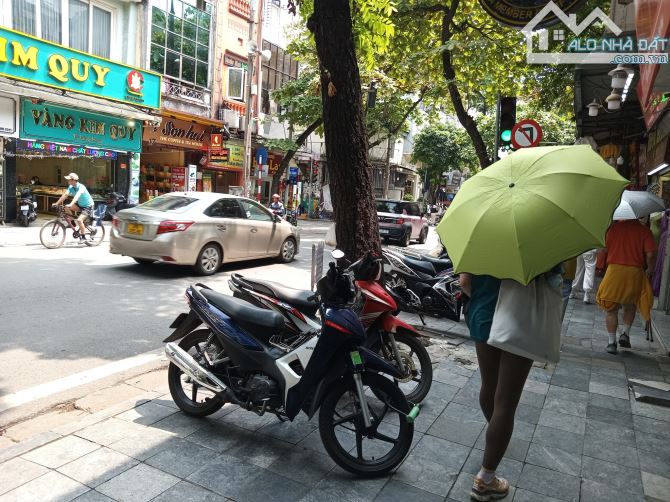 LỜI 895 TỶ- Nhà MP Hàng Bông - 200m ra Hồ Gươm- 442m2 Mặt tiền 14.6m-  Giá siêu lời 263 tỷ - 2