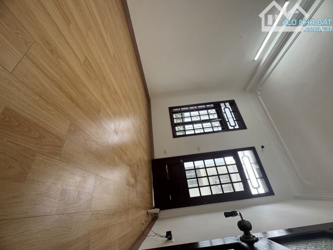 Giảm giá bán nhanh nhà phố Bạch Mai, Đại Cồ Việt. Diện tích 39m2, 4 tầng. Giá 6,7 tỷ.