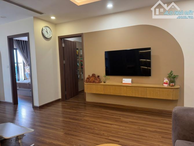 Bán căn 3PN - 2WC 96m2 tòa Golden Park, 2 Phạm Văn Bạch, tầng trung thoáng, full nội thất. - 2