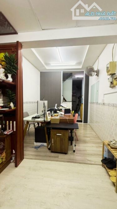 🏠 BÁN GẤP NHẬT TẢO, P.4, Q.10 - NGỘP BANK, KINH DOANH TỐT - 8.X TỶ. - 2