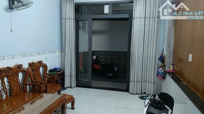 Bán nhà 1 trệt 1 lầu cách Phạm Văn Thuận 50m, Tam Hiệp, Biên Hòa, 71m2, giá 3 tỷ 300 - 2