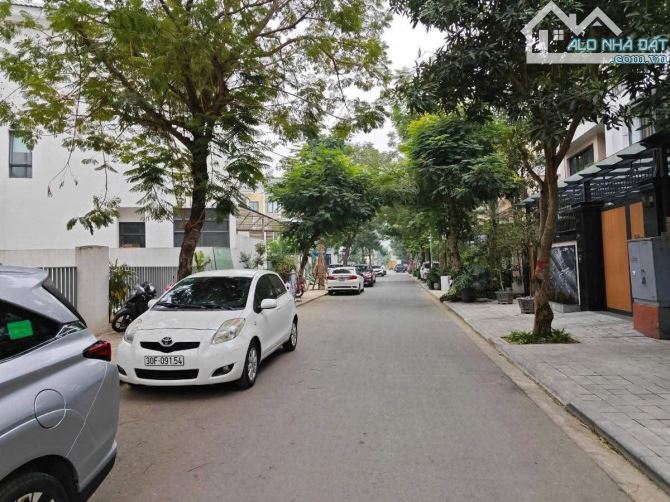 BÁN BIỆT THỰ PHÂN LÔ KHU TRUNG HÒA, CÁCH PHỐ 1 NHÀ, 110M2 MẶT TIỀN 6M, GIÁ NÉT 48 TỶ - 2