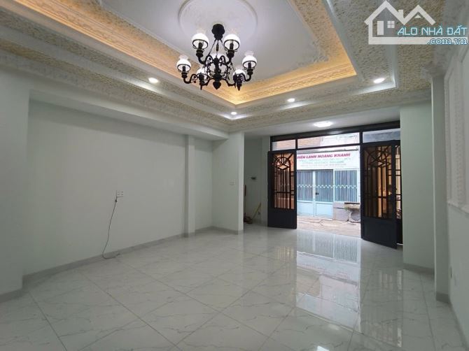 💥  Bán nhà Nguyễn Văn Khối Ngay CV Làng Hoa - Dt67m2- giá nhỉnh  5 tỷ - 2