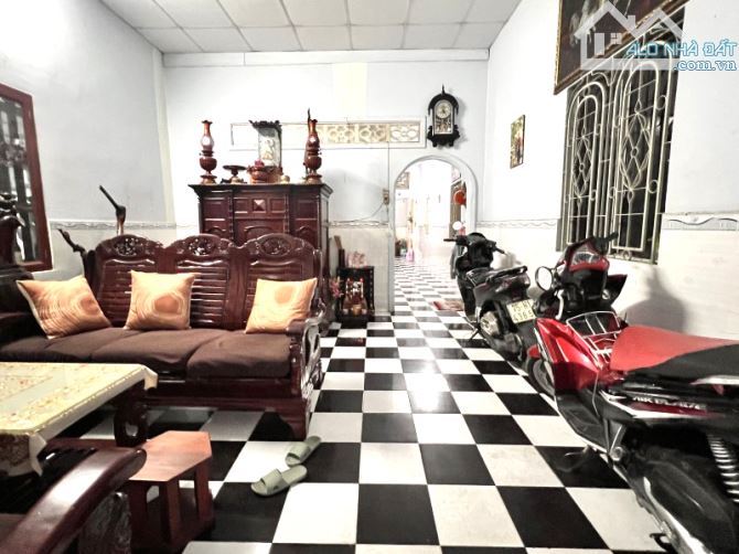 Định cư bán gấp nhà C4 110m² – Linh Trung Thủ Đức – Hẻm Xe Hơi, chỉ 7 tỷ giá rẻ - 2
