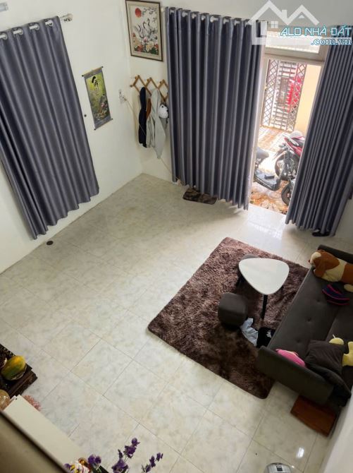 NHÀ GÁC LỮNG HẺM 190 AMA KHÊ: Giá 3.5 tỷ - 2