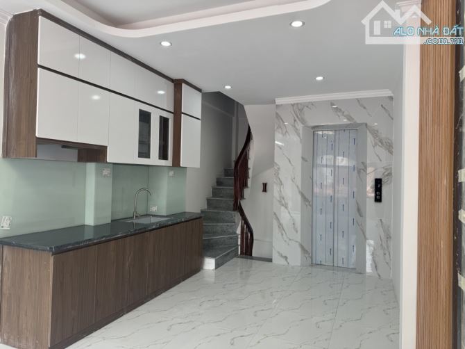 BÁN NHÀ THẠCH BÀN 42M2, 6 TẦNG THANG MÁY, Ô TÔ TRÁNH, KINH DOANH, 8.85 TỶ - 2