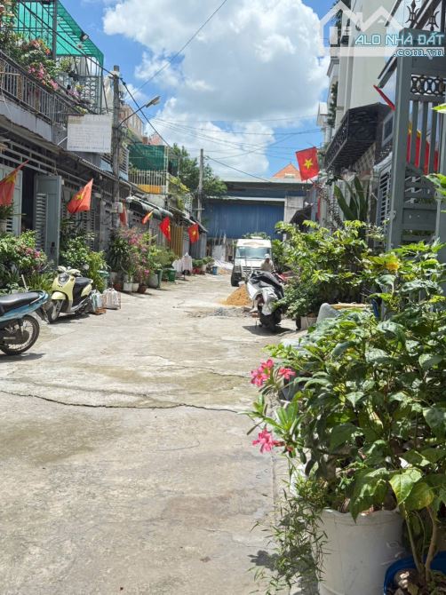 Nhà 2 Lầu đúc BTCT - Thạnh Lộc 57 - 4 Phòng Ngủ - Q12 - 2