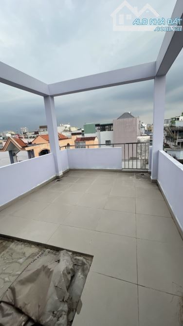 Bán nhà đường Tùng Thiện Vương Q.8 – Gần chợ Xóm Củi  Mô tả :   + Diện tích : 33m2 - 2