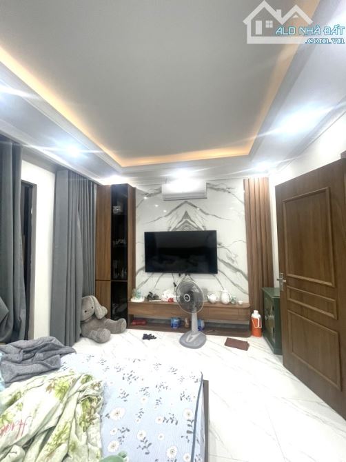 BÁN NHÀ ĐƯỜNG VIỆT HƯNG 35M2, 5 TẦNG NGÕ NÔNG, GẦN Ô TÔ, 7.9 TỶ - 2